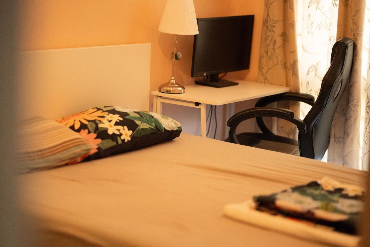 Repton House Bed & Breakfast วู้ดฟอร์ด ภายนอก รูปภาพ